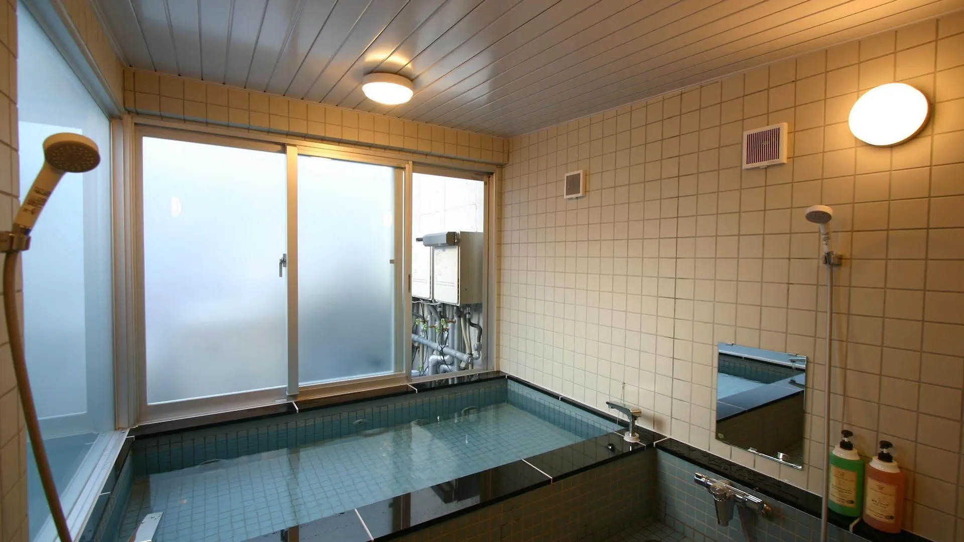 Weekly Sho Hotel Namba Ōsaka 2*,